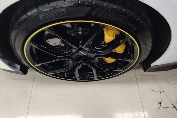 Used Xiaomi Auto SU7 Ultra 2025 Ultra Model Left Front Wheel Hub