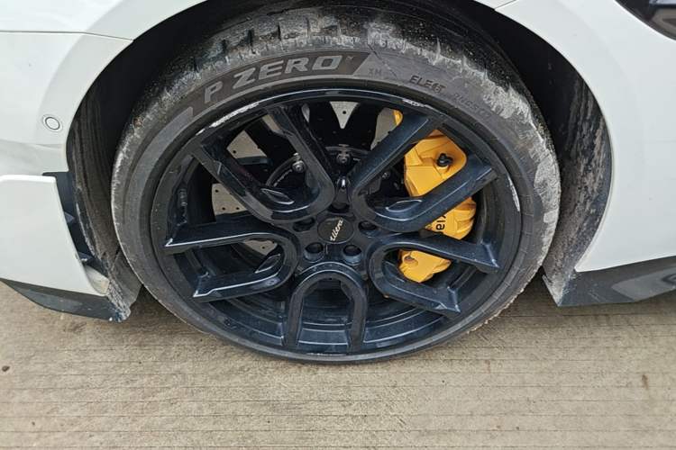 Used Xiaomi Auto SU7 Ultra 2025 Ultra Model Left Front Wheel Hub