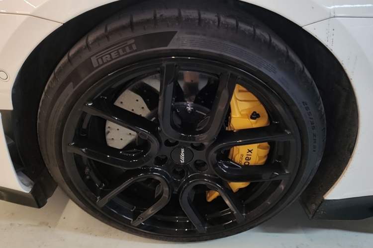 Used Xiaomi Auto SU7 Ultra 2025 Ultra Model Left Front Wheel Hub
