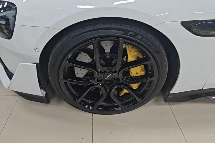 Used Xiaomi Auto SU7 Ultra 2025 Ultra Model Left Front Wheel Hub