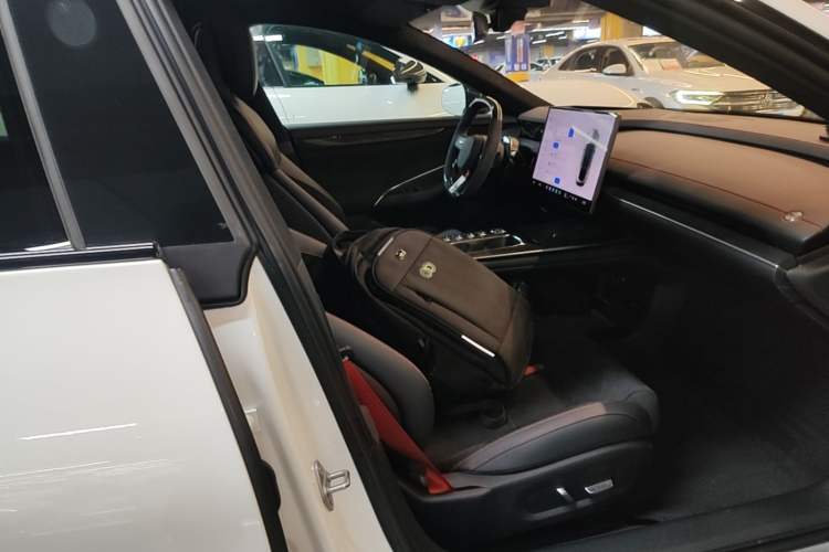 Used Xiaomi Auto SU7 Ultra 2025 Ultra Model Right Front Seat