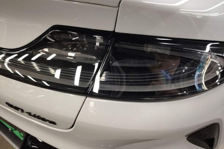 Used Xiaomi Auto SU7 Ultra 2025 Ultra Model Right Rear Taillight