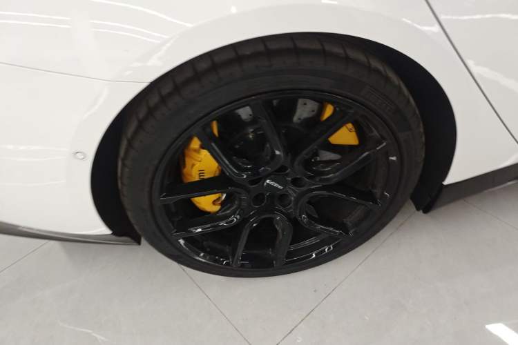 Used Xiaomi Auto SU7 Ultra 2025 Ultra Model Right Rear Wheel Hub