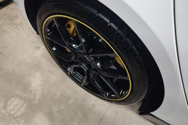 Used Xiaomi Auto SU7 Ultra 2025 Ultra Model Right Rear Wheel Hub