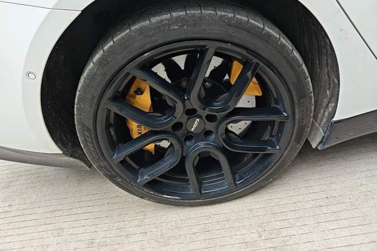 Used Xiaomi Auto SU7 Ultra 2025 Ultra Model Right Rear Wheel Hub