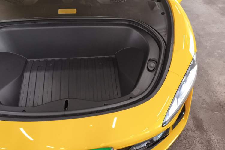 Used Xiaomi Auto SU7 Ultra 2025 Ultra Model Engine Bay Left