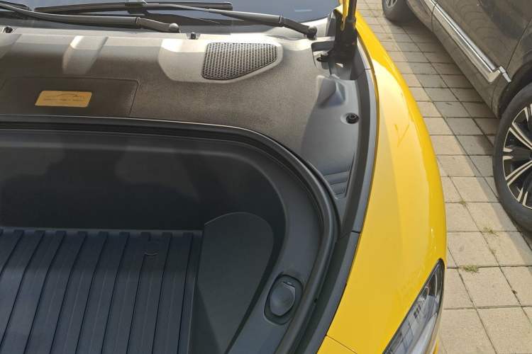 Used Xiaomi Auto SU7 Ultra 2025 Ultra Model Engine Bay Left