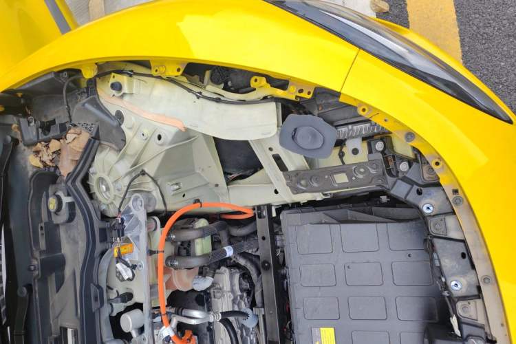 Used Xiaomi Auto SU7 Ultra 2025 Ultra Model Engine Bay Left