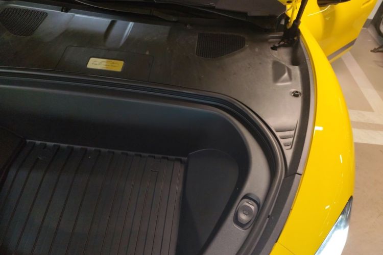 Used Xiaomi Auto SU7 Ultra 2025 Ultra Model Engine Bay Left