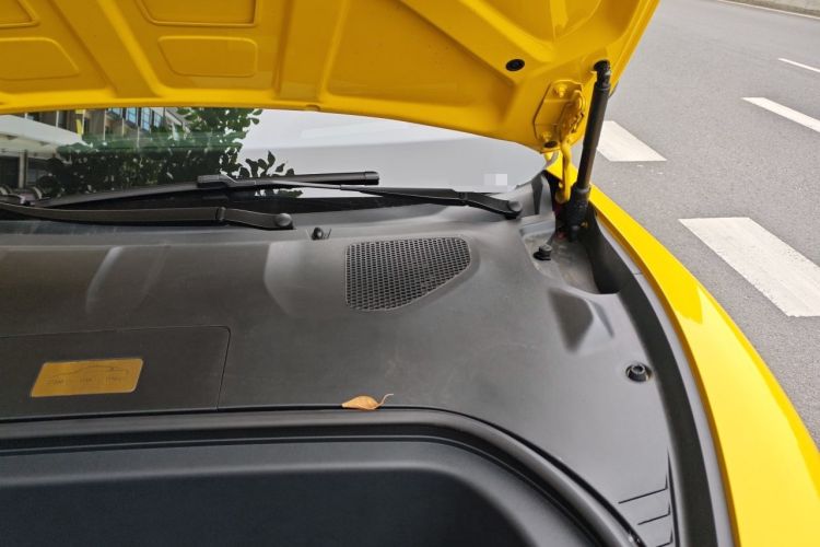 Used Xiaomi Auto SU7 Ultra 2025 Ultra Model Engine Bay Left