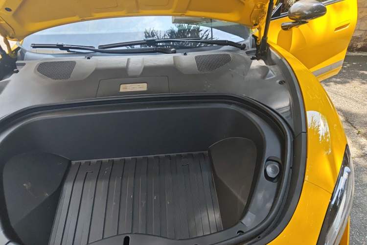 Used Xiaomi Auto SU7 Ultra 2025 Ultra Model Engine Bay Left