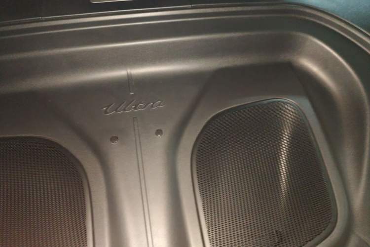 Used Xiaomi Auto SU7 Ultra 2025 Ultra Model Engine Bay Left