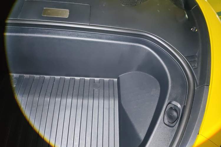 Used Xiaomi Auto SU7 Ultra 2025 Ultra Model Engine Bay Left