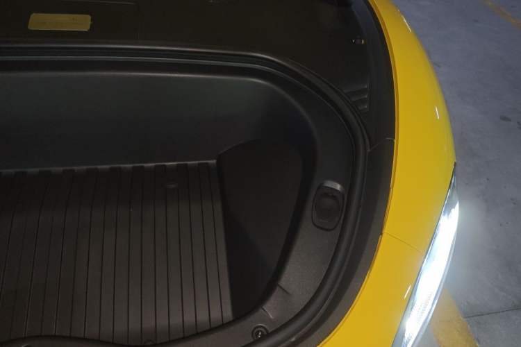 Used Xiaomi Auto SU7 Ultra 2025 Ultra Model Engine Bay Left