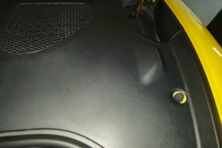 Used Xiaomi Auto SU7 Ultra 2025 Ultra Model Engine Bay Left