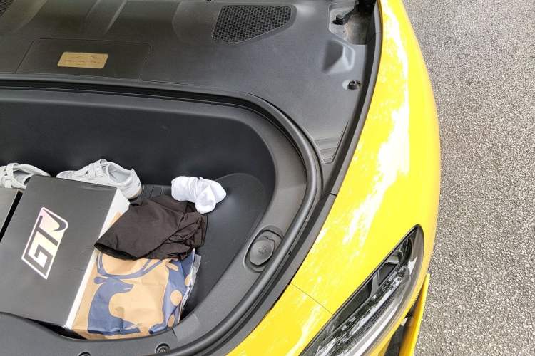 Used Xiaomi Auto SU7 Ultra 2025 Ultra Model Engine Bay Left