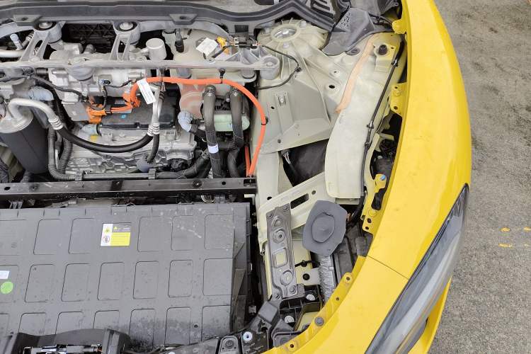 Used Xiaomi Auto SU7 Ultra 2025 Ultra Model Engine Bay Left