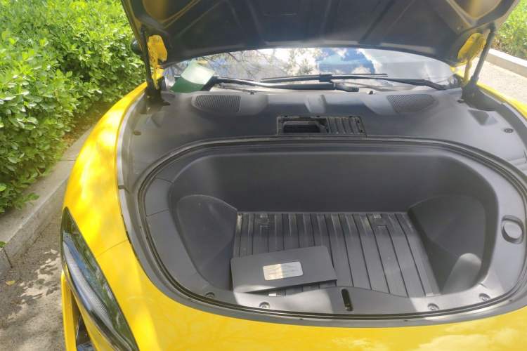 Used Xiaomi Auto SU7 Ultra 2025 Ultra Model Engine Bay Right