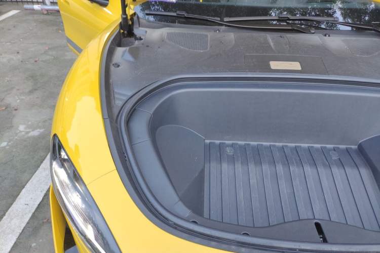 Used Xiaomi Auto SU7 Ultra 2025 Ultra Model Engine Bay Right
