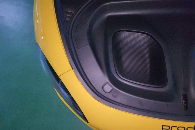 Used Xiaomi Auto SU7 Ultra 2025 Ultra Model Engine Bay Right