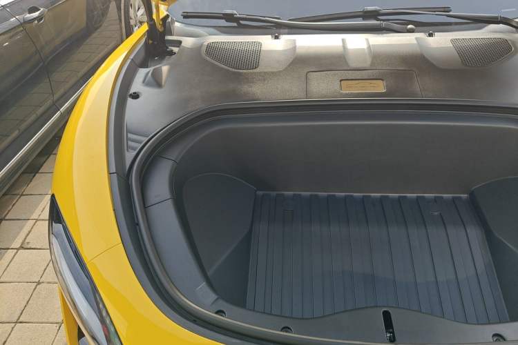 Used Xiaomi Auto SU7 Ultra 2025 Ultra Model Engine Bay Right