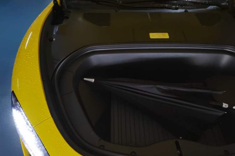 Used Xiaomi Auto SU7 Ultra 2025 Ultra Model Engine Bay Right