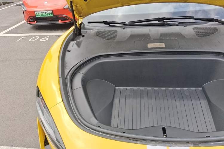 Used Xiaomi Auto SU7 Ultra 2025 Ultra Model Engine Bay Right