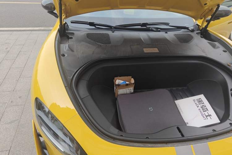 Used Xiaomi Auto SU7 Ultra 2025 Ultra Model Engine Bay Right