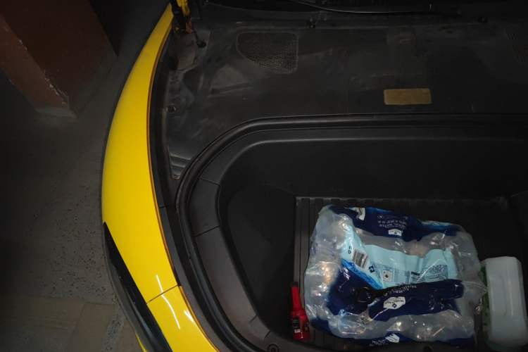 Used Xiaomi Auto SU7 Ultra 2025 Ultra Model Engine Bay Right