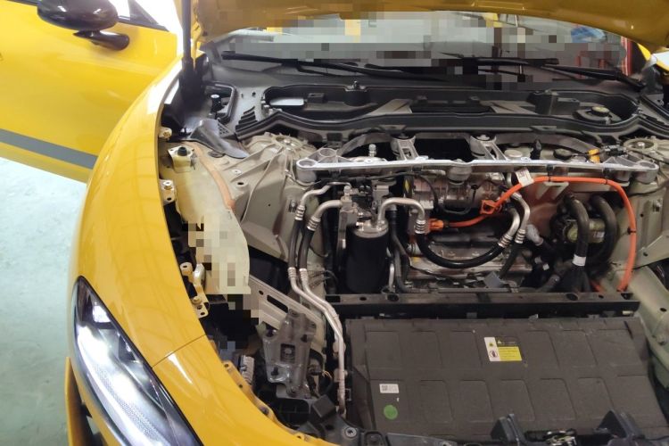 Used Xiaomi Auto SU7 Ultra 2025 Ultra Model Engine Bay Right