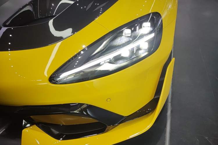 Used Xiaomi Auto SU7 Ultra 2025 Ultra Model Left Front Headlight