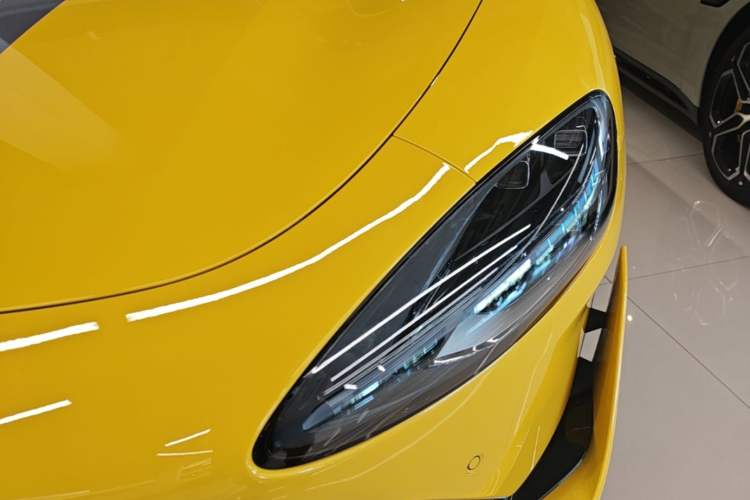 Used Xiaomi Auto SU7 Ultra 2025 Ultra Model Left Front Headlight