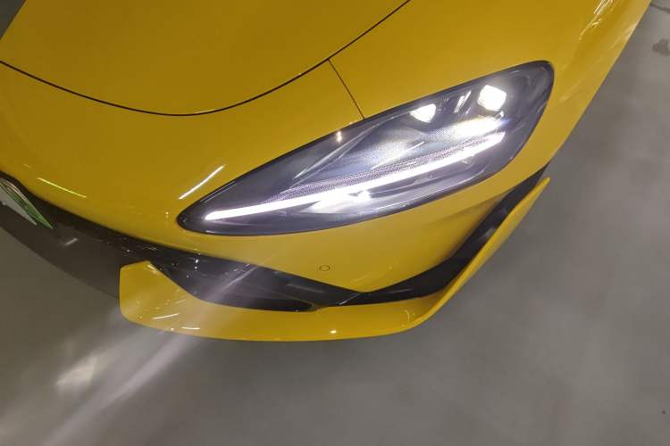 Used Xiaomi Auto SU7 Ultra 2025 Ultra Model Left Front Headlight