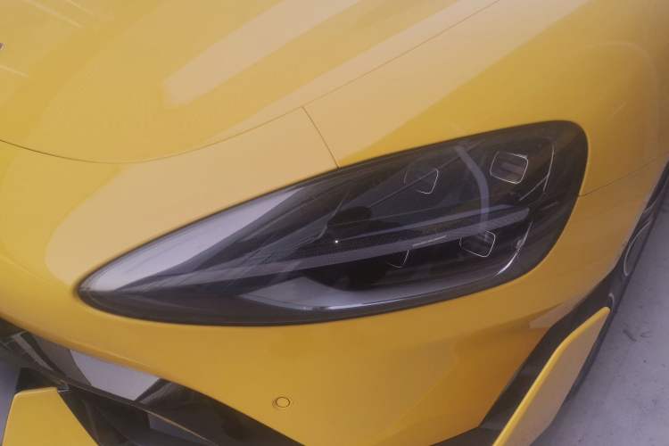 Used Xiaomi Auto SU7 Ultra 2025 Ultra Model Left Front Headlight