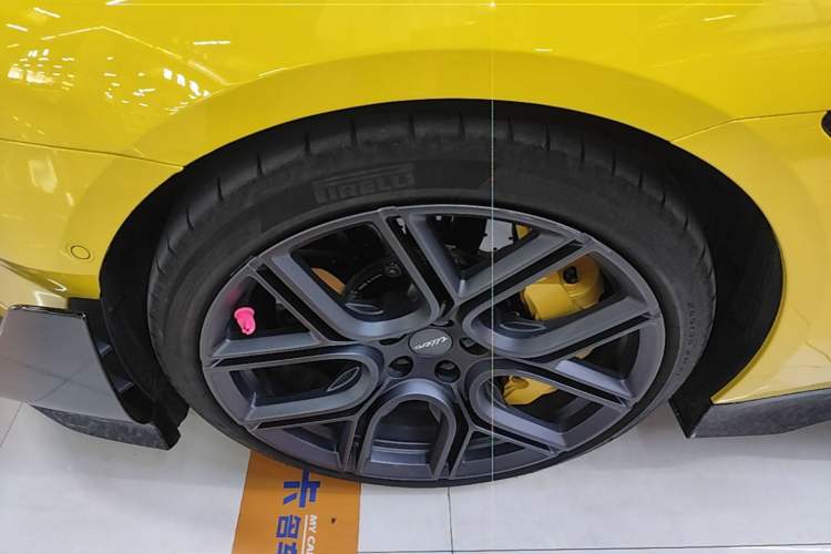 Used Xiaomi Auto SU7 Ultra 2025 Ultra Model Left Front Wheel Hub