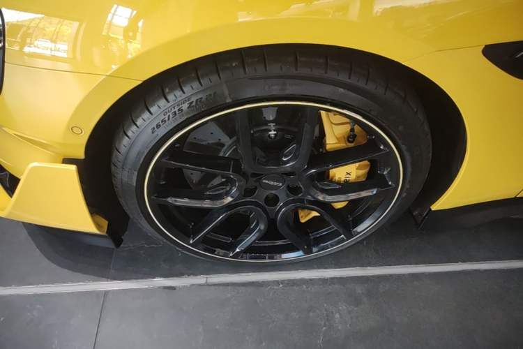 Used Xiaomi Auto SU7 Ultra 2025 Ultra Model Left Front Wheel Hub