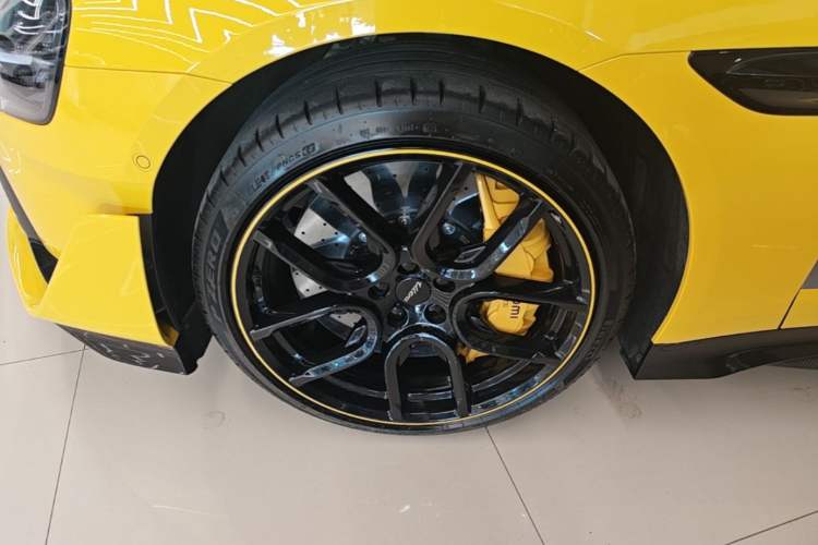 Used Xiaomi Auto SU7 Ultra 2025 Ultra Model Left Front Wheel Hub