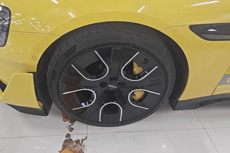 Used Xiaomi Auto SU7 Ultra 2025 Ultra Model Left Front Wheel Hub