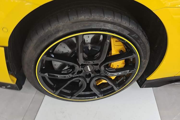 Used Xiaomi Auto SU7 Ultra 2025 Ultra Model Left Front Wheel Hub