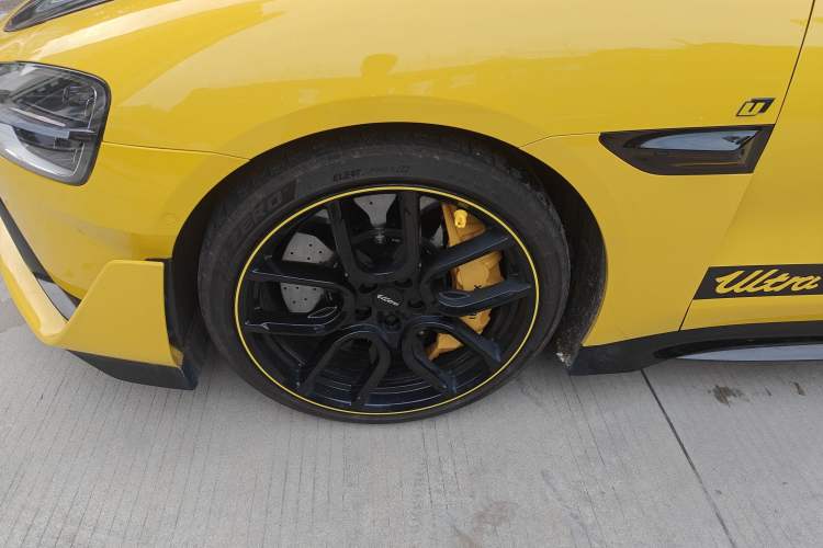 Used Xiaomi Auto SU7 Ultra 2025 Ultra Model Left Front Wheel Hub