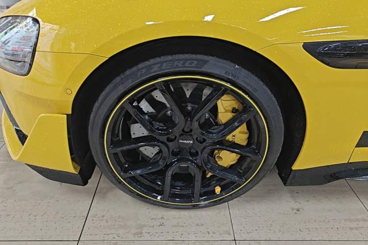 Used Xiaomi Auto SU7 Ultra 2025 Ultra Model Left Front Wheel Hub