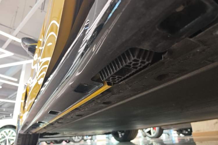 Used Xiaomi Auto SU7 Ultra 2025 Ultra Model Left Side Sill
