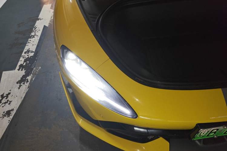 Used Xiaomi Auto SU7 Ultra 2025 Ultra Model Right Front Headlight