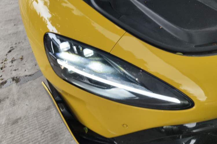 Used Xiaomi Auto SU7 Ultra 2025 Ultra Model Right Front Headlight