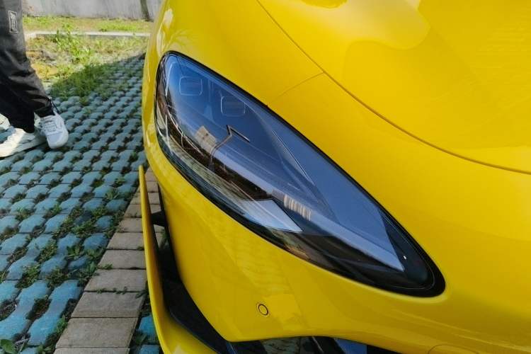 Used Xiaomi Auto SU7 Ultra 2025 Ultra Model Right Front Headlight