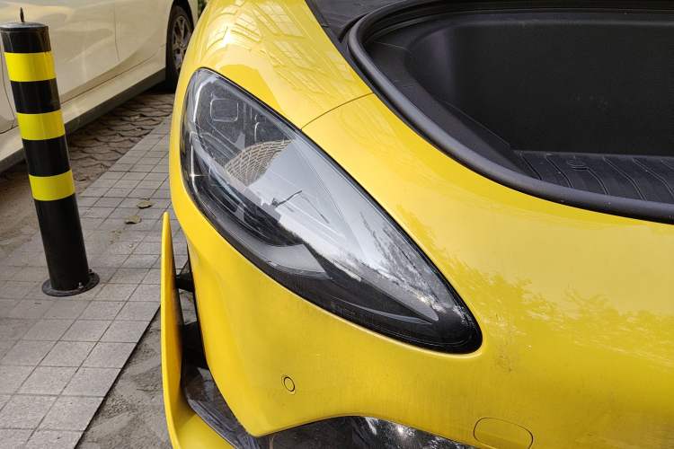 Used Xiaomi Auto SU7 Ultra 2025 Ultra Model Right Front Headlight