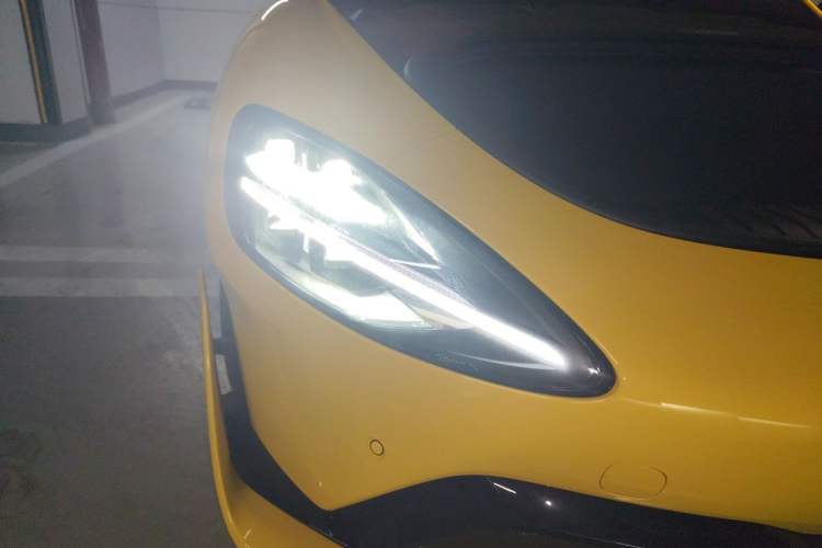 Used Xiaomi Auto SU7 Ultra 2025 Ultra Model Right Front Headlight
