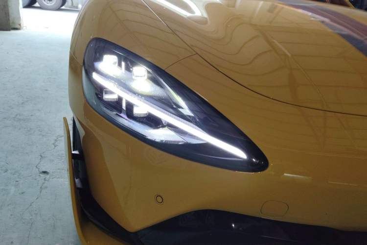 Used Xiaomi Auto SU7 Ultra 2025 Ultra Model Right Front Headlight
