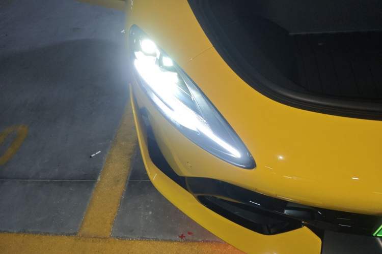 Used Xiaomi Auto SU7 Ultra 2025 Ultra Model Right Front Headlight