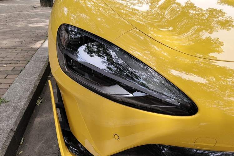 Used Xiaomi Auto SU7 Ultra 2025 Ultra Model Right Front Headlight